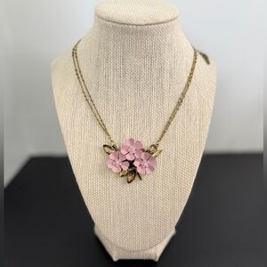 🚨3 for $15🚨 VERA WANG Necklace - Pink Enamel Flowers